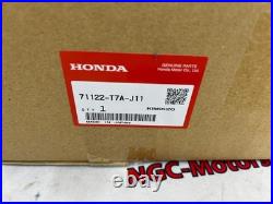 Honda New Genuine 2019-2022 HR-V Upper Front Grille Molding 71122-T7A-J11 OEM