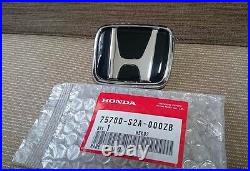 thumbnail image 2 of OEM Honda S2000 Front & Rear Emblem Set – 2000-2001 AP1 Only – Chrome H Badges 75700-SS0-000 75701-S2A-A00 2 of 3