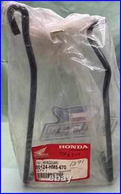 New Genuine Honda 80124-HM5-670 Stay L RR Mudguard New Genuine Honda 80124-HM5-670 Stay L RR Mudguard