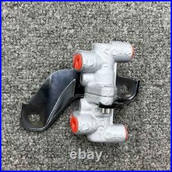New Genuine OEM Honda 92-95 CIVIC Brake Proportioning Valve 46210-SR3-013